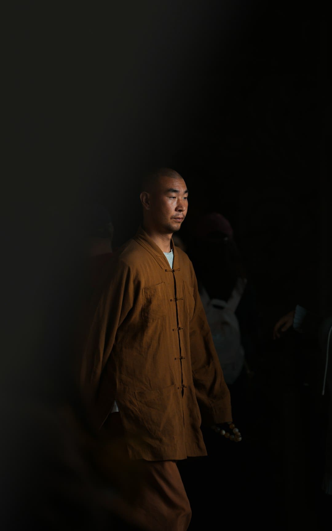 我买了一双巴黎世家什么梗